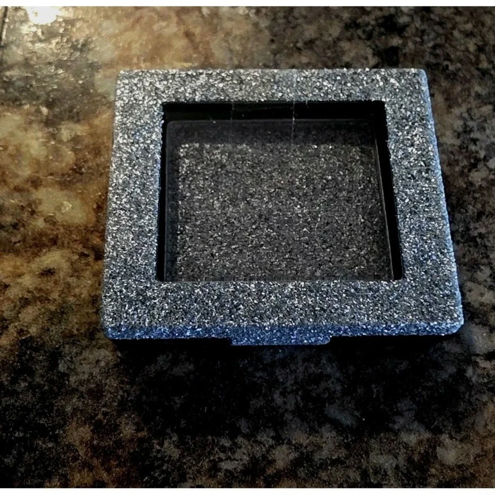 Hard Candy Single & Loving It Eyeshadow 903 disco dancer .05oz